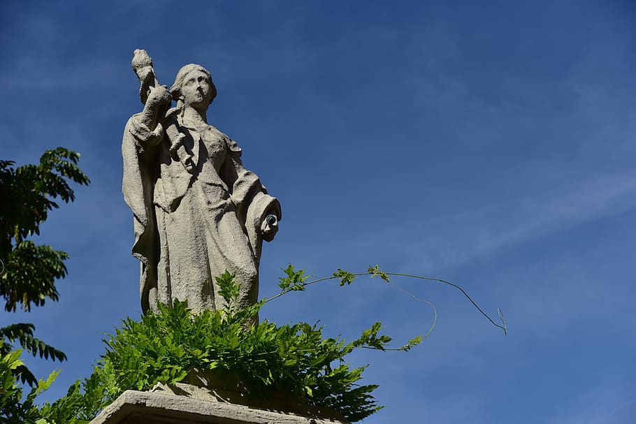 pillar statue, courtyard garden, augsburg, woman, stone figure