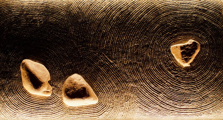 3 stone fragments, rug, hole, art, sand, light, abstract, ripples HD wallpaper