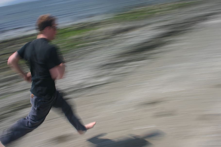 running, jogging, motion blur, man, water, beach, sand, fitness HD wallpaper