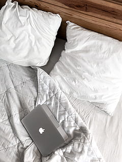 Macbook on a Messy Bed, bedroom, blanket, laptop, pillow, remote work HD wallpaper
