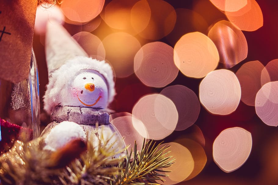 Snowman Decoration with Christmas Bokeh, christmas decoration, HD wallpaper