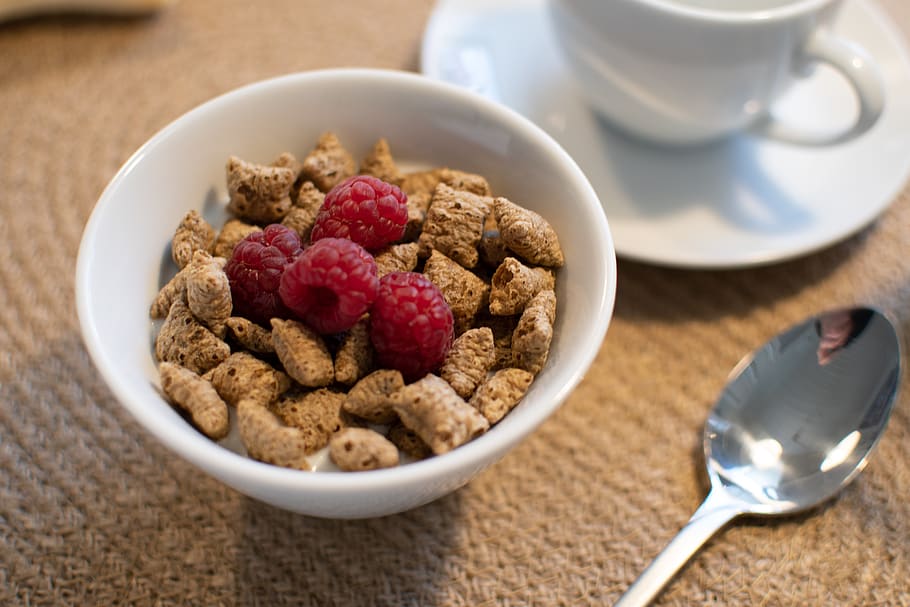 Bowl of Cereals with Raspberries , breakfast, ceramic, close-up HD wallpaper
