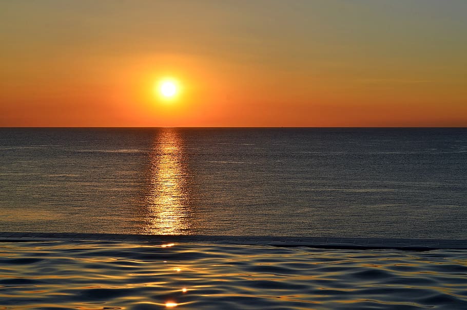 Golden Hour on Beach, dawn, glow, horizon, landscape, light, ocean HD wallpaper