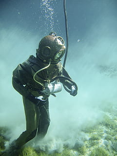 Person in Green Scuba Diving Suit, deep diving, deep diving gear HD wallpaper