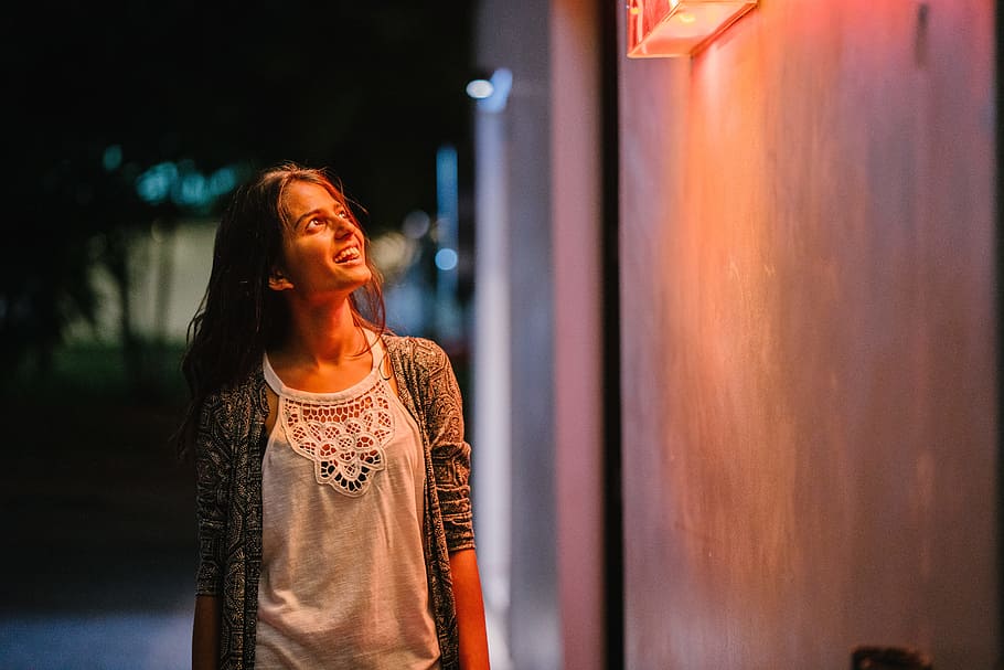 Woman in Gray Cardigan Standing Near Wall during Nighttime, bokeh, HD wallpaper