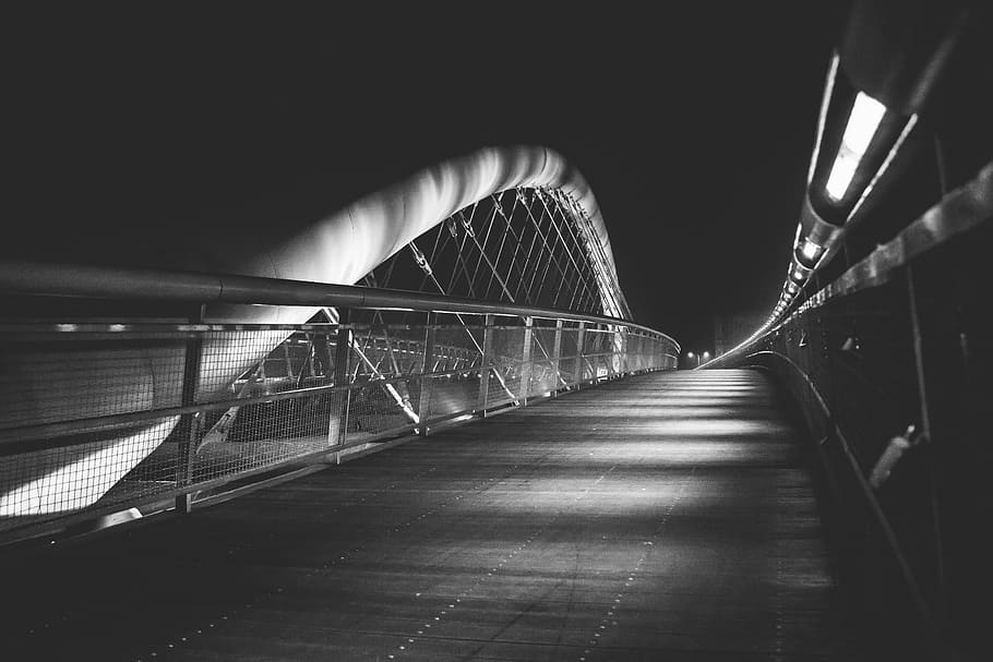 grayscale photo of bridge, structure, cable, walkway, path, sidewalk HD wallpaper