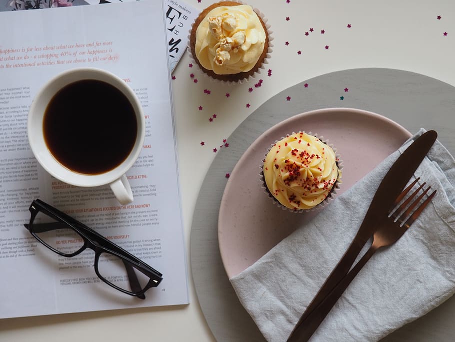 Top-view Photograph of Two Cupcakes, Cup, and Eyeglasses, caffeine HD wallpaper