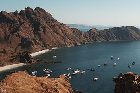 ship dock near shore, promontory, outdoors, nature, canyon, mountain HD wallpaper