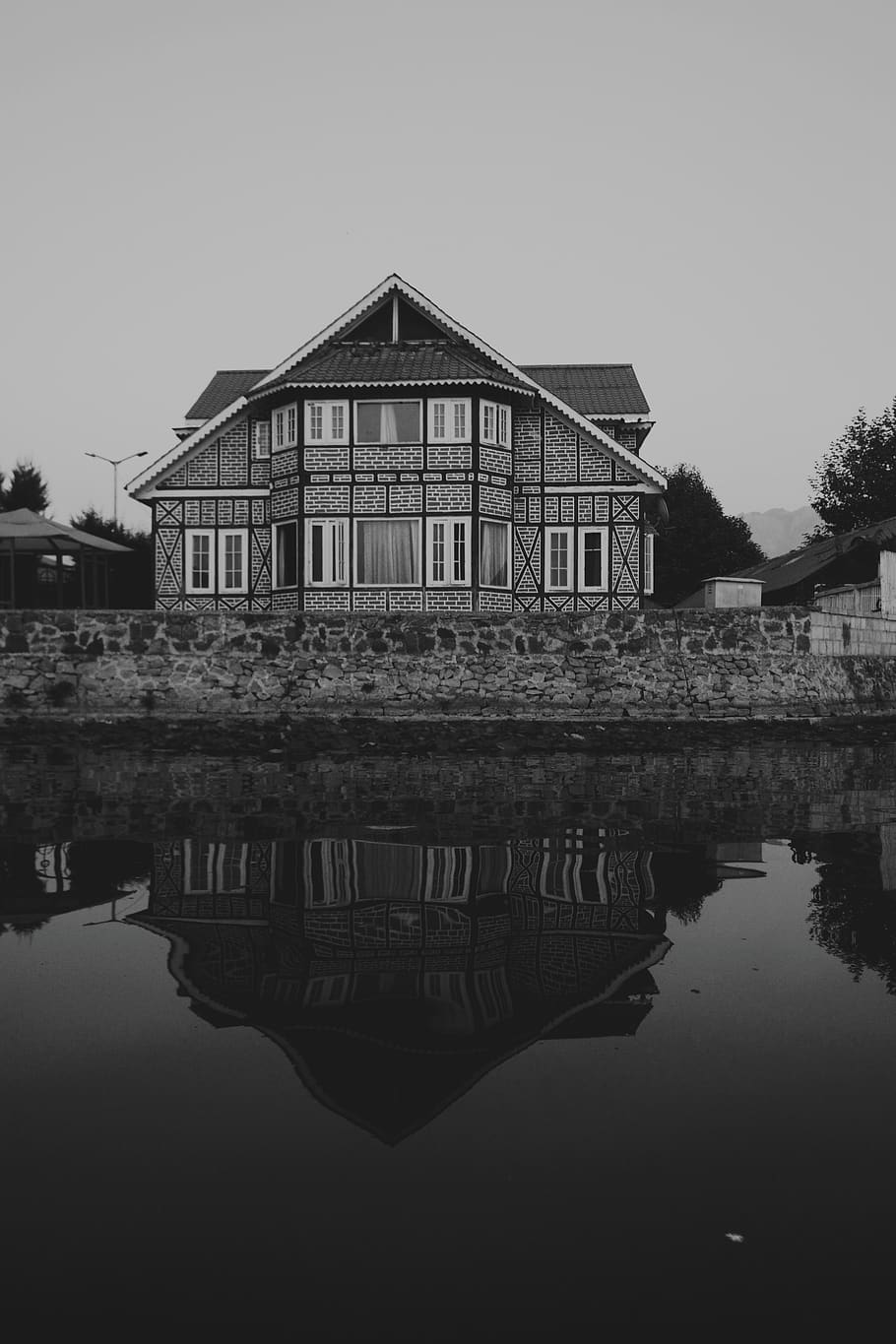 gray house near body of water, building, nigeen lake, villa, housing, HD wallpaper