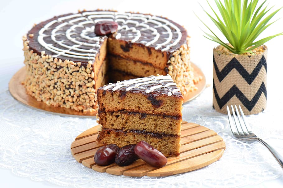date cake, sweet, food and drink, indoors, dessert, freshness HD wallpaper