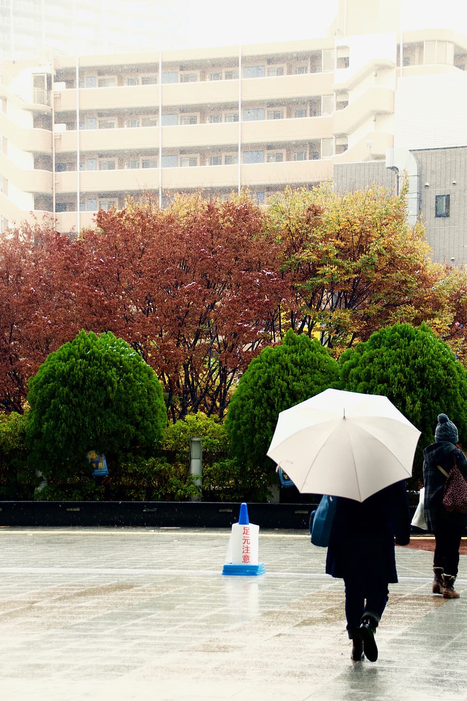 snow, autumn, station, fall, japan, umbrella, architecture HD wallpaper