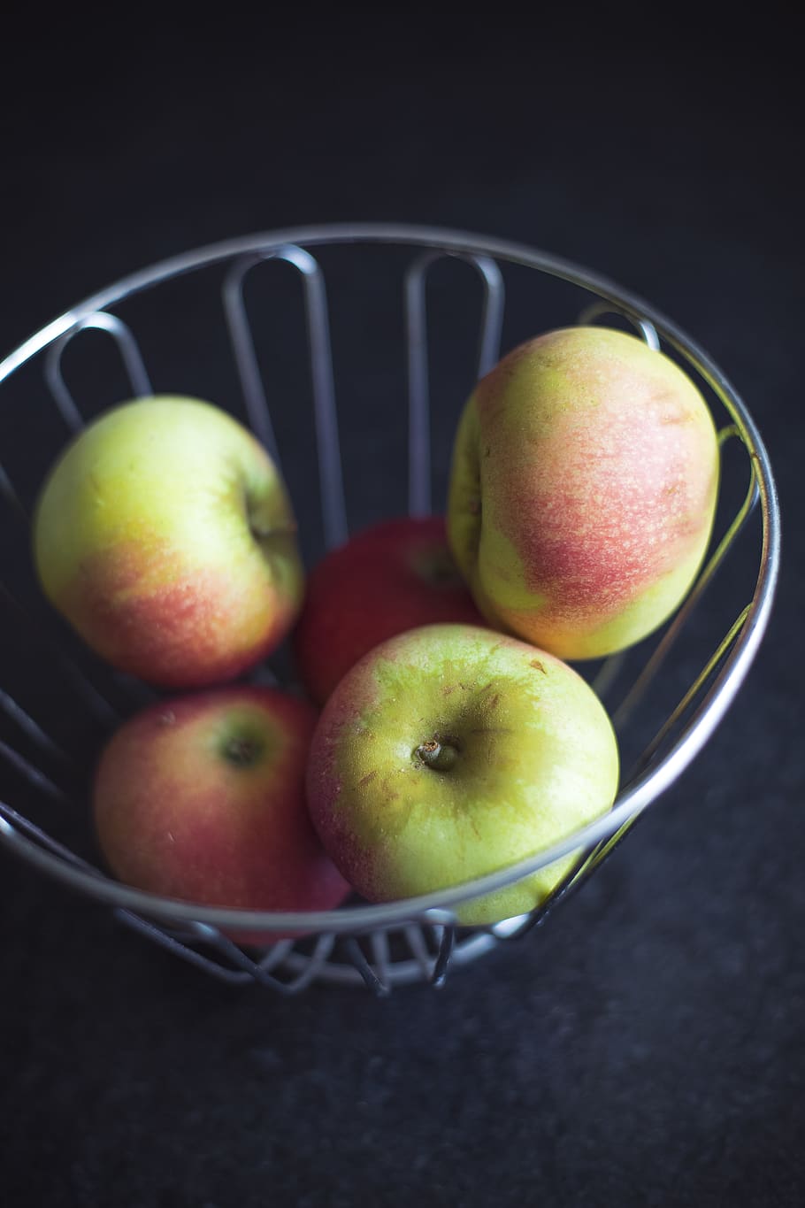 apples on tray, fruit, food, erlangen, germany, flora, produce HD wallpaper