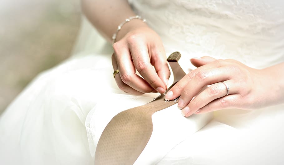 hands, bride, upper, wedding, woman, marry, white, luck, love HD wallpaper