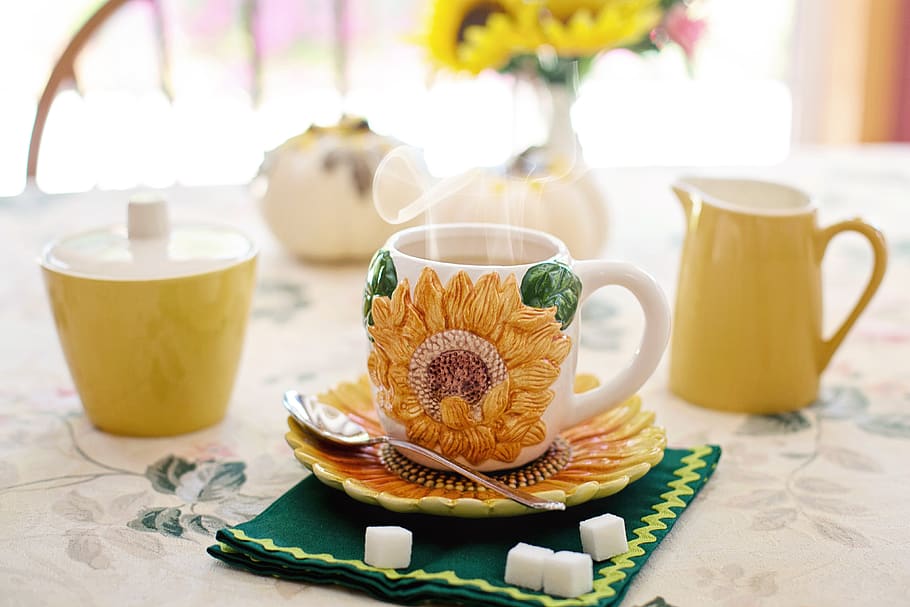 tea, autumn, fall, drink, mood, cozy, comfy, yellow, relax HD wallpaper