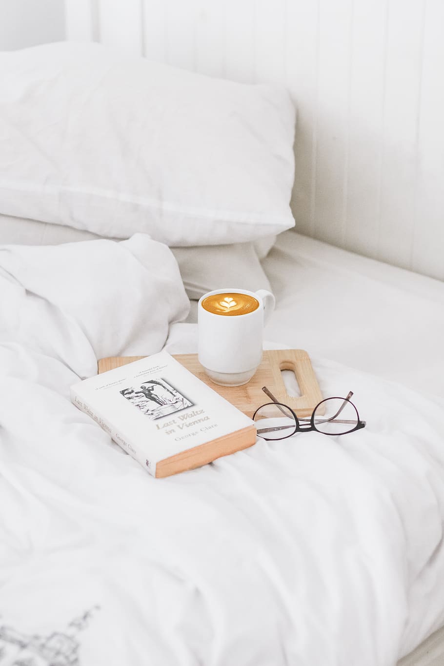coffee in ceramic mug served on board, furniture, bed, indoors HD wallpaper