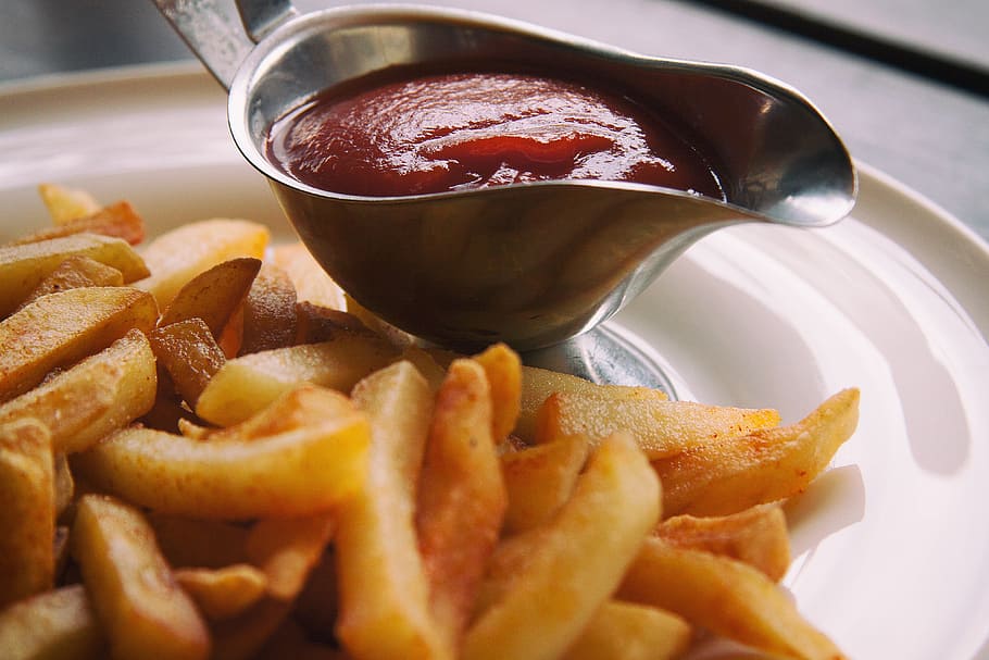 French Fries with Ketchup, crisp, crispy, crunch, crunchy, delicious HD wallpaper