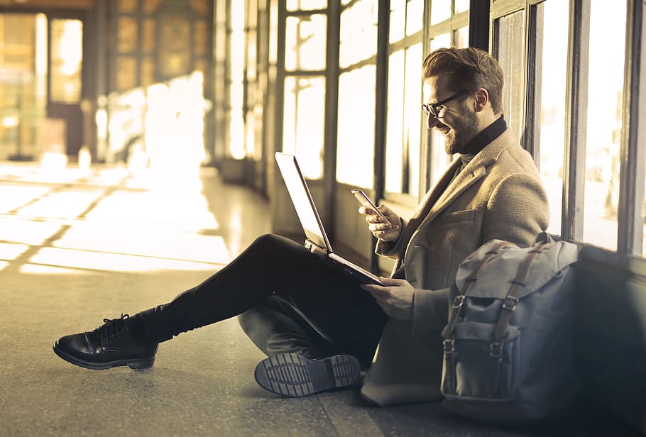 Grayscale Photography of Man, airport, backpack, digital nomad HD wallpaper