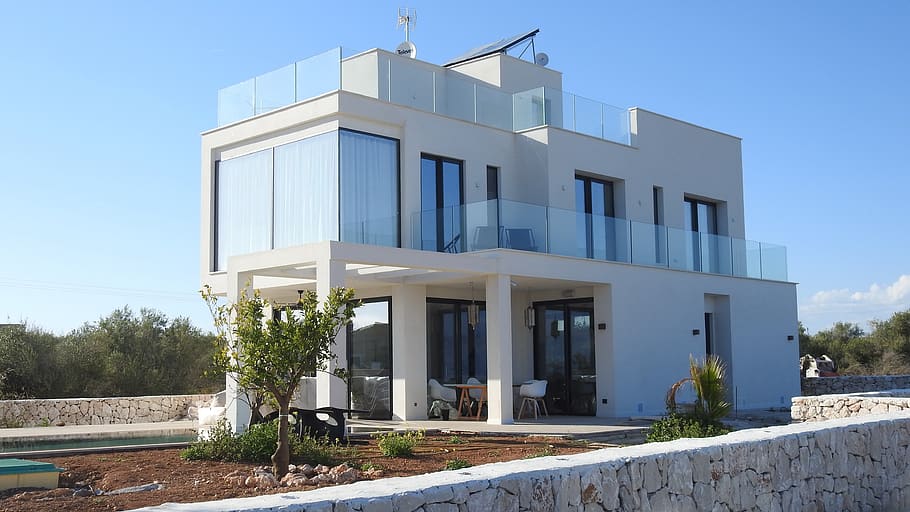 White Concrete Building Under Blue Sky, architecture, balcony HD wallpaper