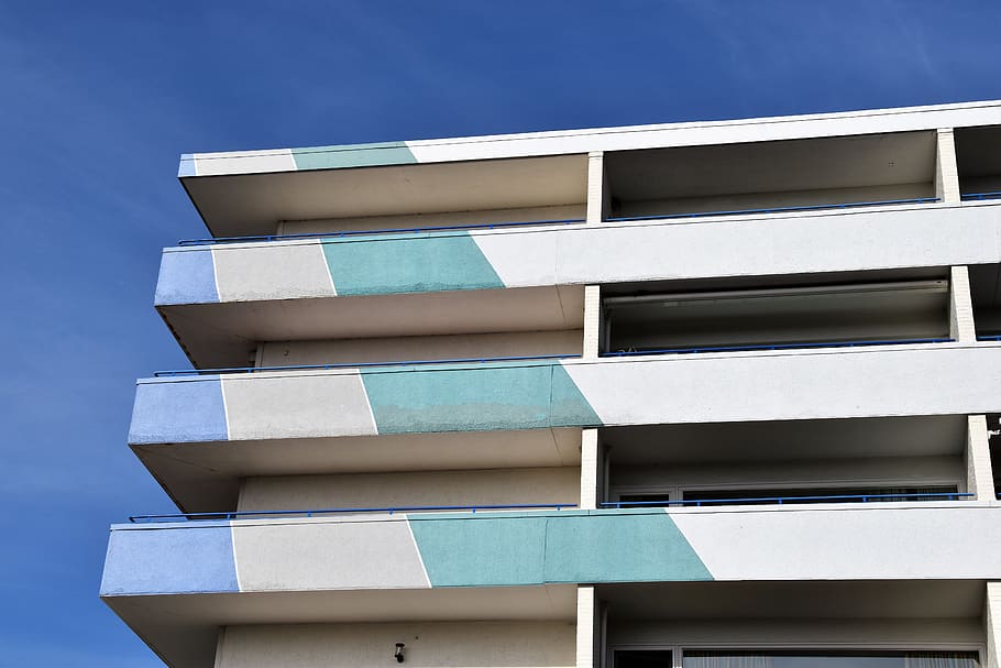 white concrete building, architecture, building exterior, blue HD wallpaper