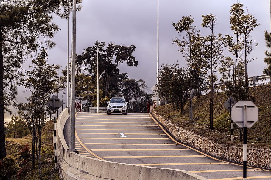 white SUV on asphalt road, tarmac, car, vehicle, automobile, transportation HD wallpaper