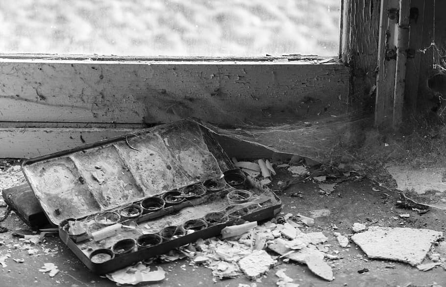 palette, painting, canvas, spider, urbex, house, old, vintage HD wallpaper