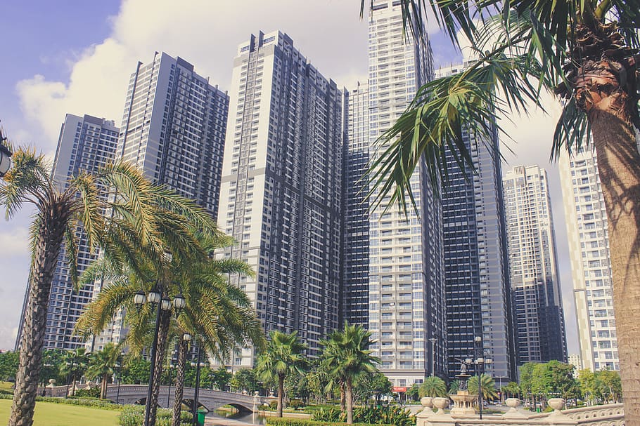 Vincom Landmark 81 - một tòa tháp chọc trời mang đầy đủ tiện nghi và hiện đại, là nơi tụ hội của các thương hiệu nổi tiếng nhất thế giới. Hình ảnh đẹp và ấn tượng của Landmark 81 sẽ khiến cho bạn liên tưởng đến sự tiến bộ và phát triển của thành phố Sài Gòn.