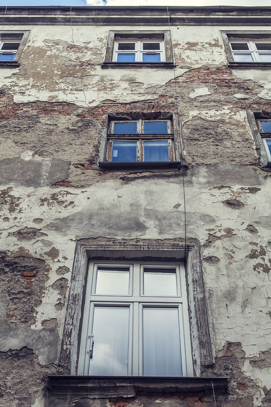 window, built structure, architecture, building exterior, low angle view HD wallpaper