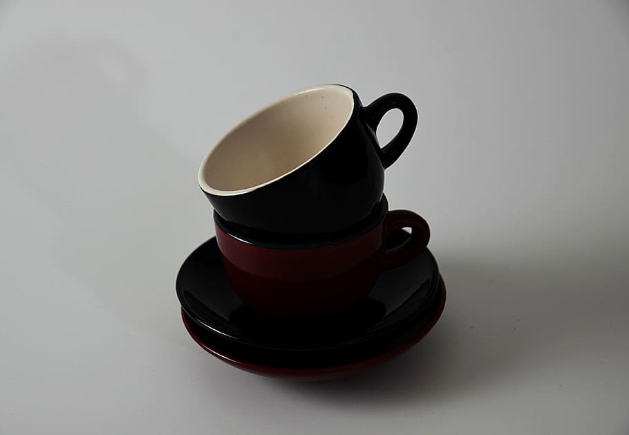 Red and Black Ceramic Mugs, kitchenware, porcelain, saucers, tableware HD wallpaper