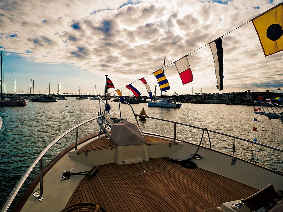 yacht, boat, sunset, newport beach, yacht flags, boat flags, HD wallpaper