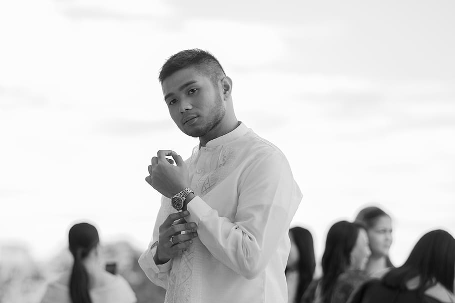 man standing outside during daytime, lifestyle, black and white HD wallpaper