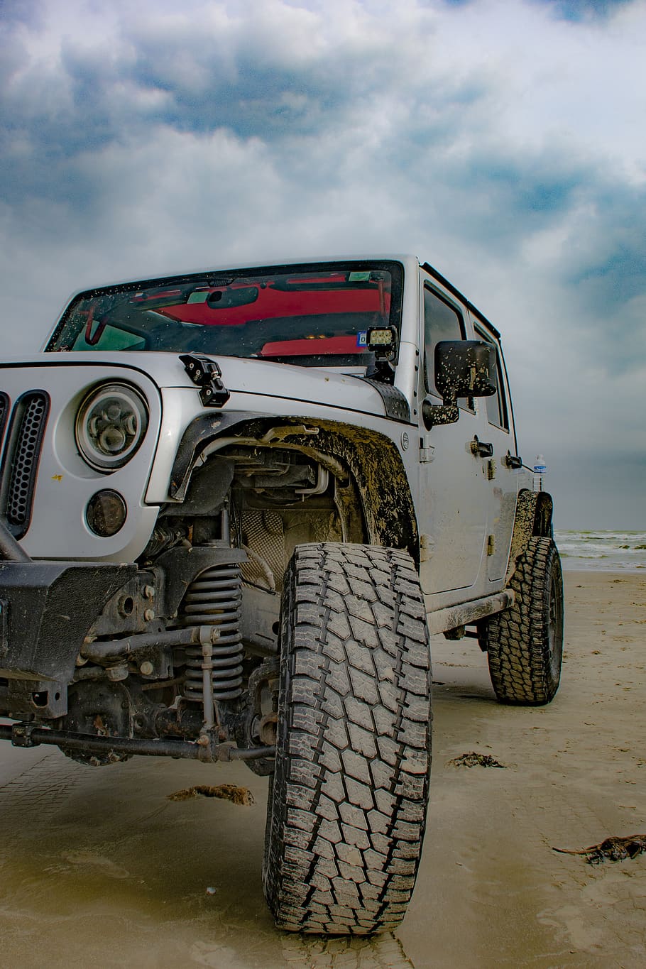 HD wallpaper: black Jeep Wrangler SUV near gray wall, black and white