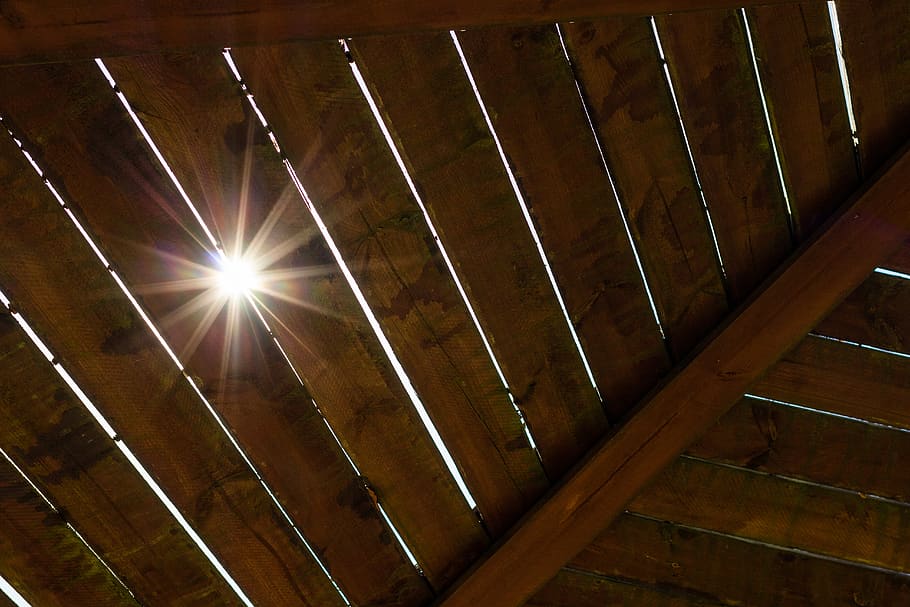 sun, glow, rays, roof, boards, sun glare, clearence, wood, clearence through a crack HD wallpaper