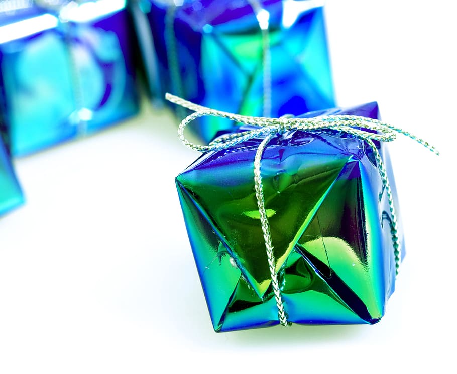 con2011, bow, box, christmas, holiday, object, present, small HD wallpaper