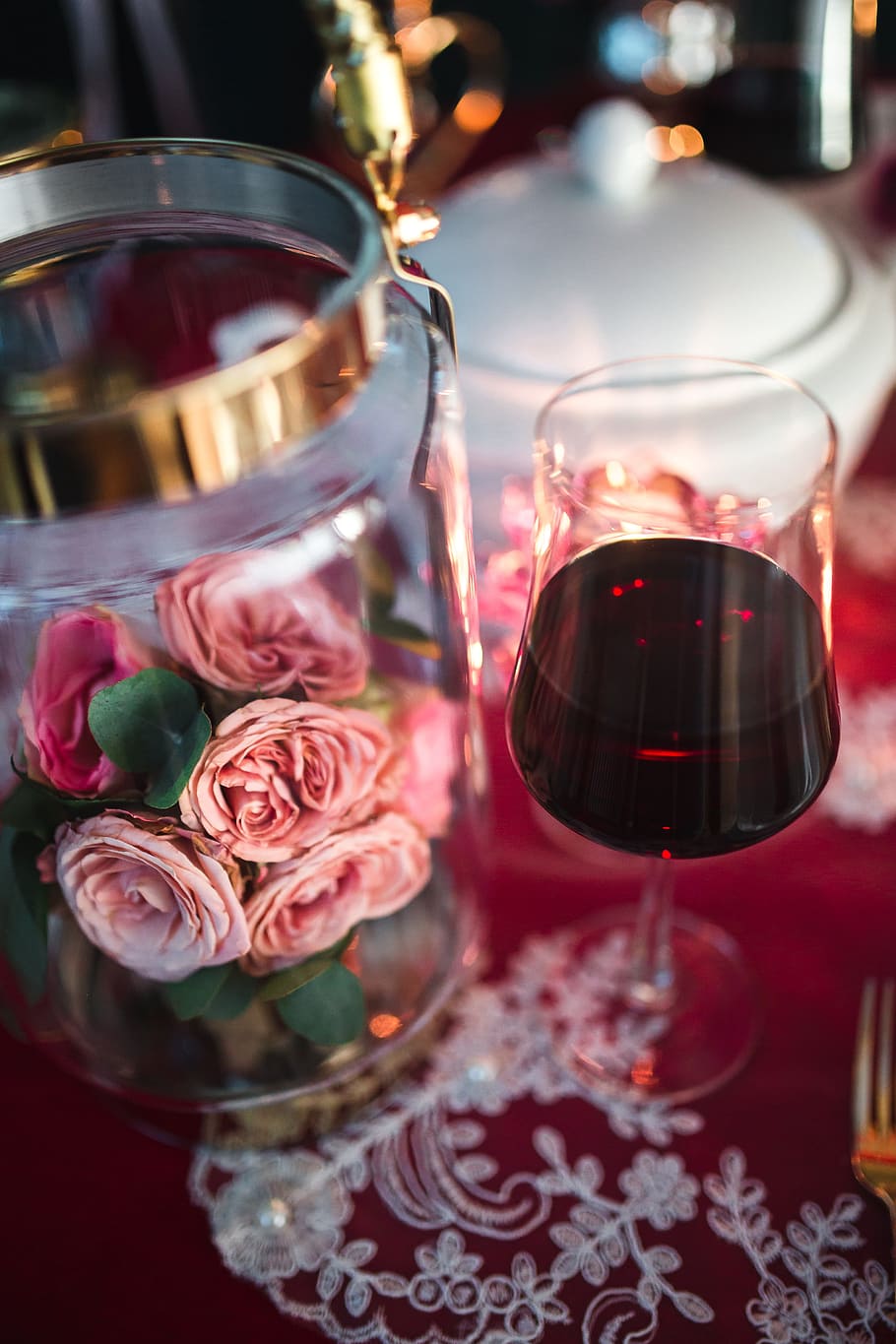 Table Decorations & Flowers for Valentine, love, romantic HD wallpaper