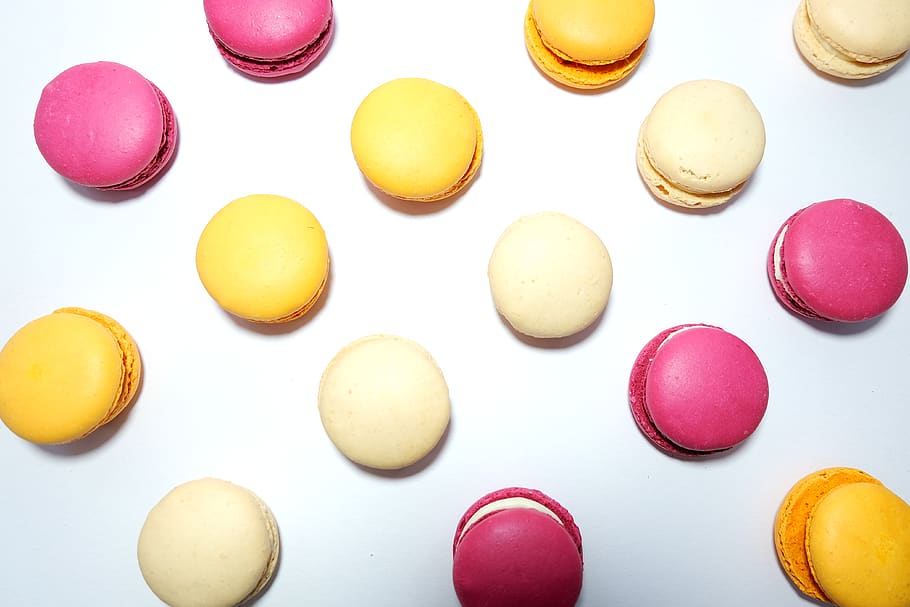 Assorted Coloured Macaroons, flatlay, food, sweets, white background HD wallpaper