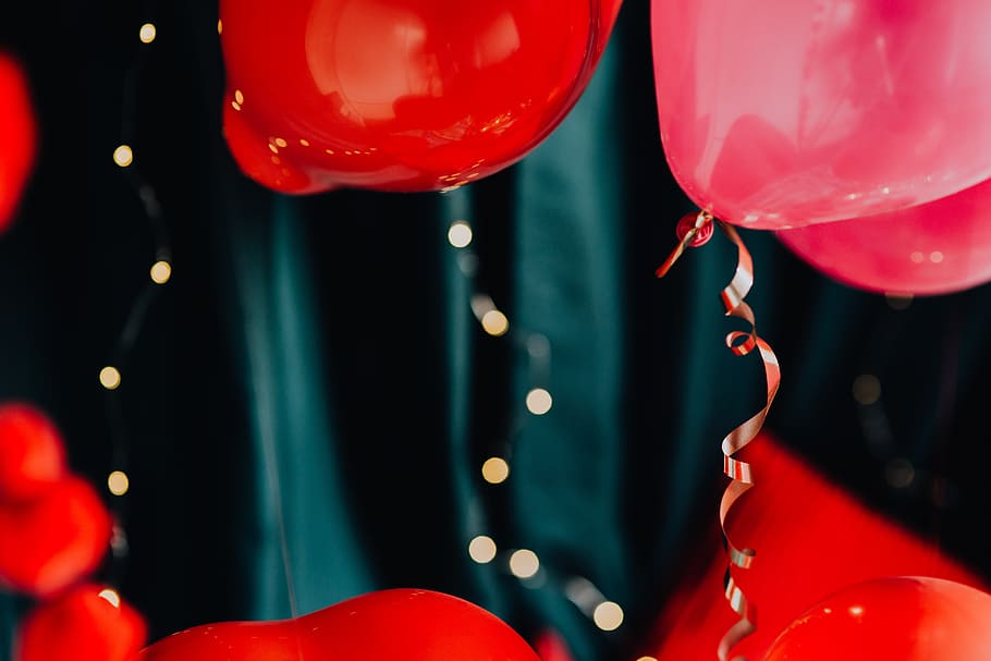 Red Balloons and Decorations for Valentine's Day, abstract, lovely HD wallpaper