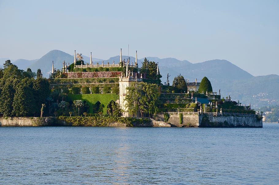 Photo of Gray and Brown Castle Near on Sea, architecture, building HD wallpaper