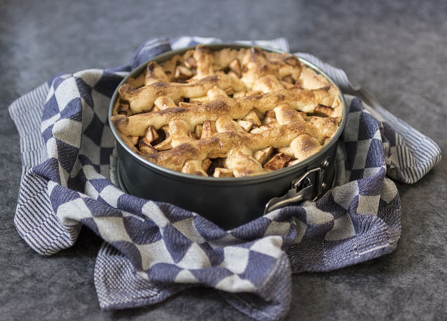 Baked Pie on Gray Metal Container, apple pie, baking, cake, close-up HD wallpaper