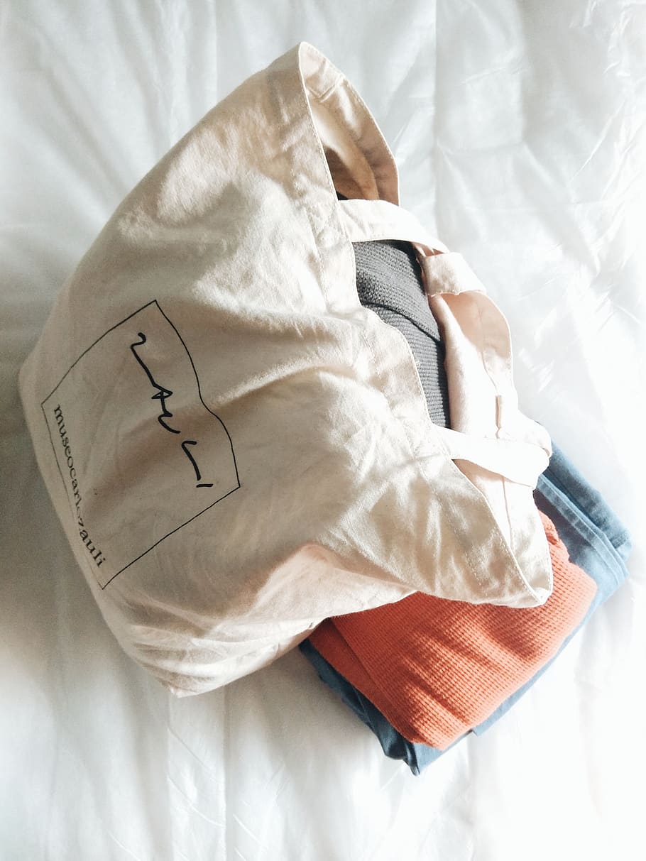 White Handbag, bed, bedroom, clothes, comfort, indoors, wear HD wallpaper