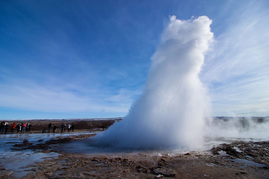 Wallpaper the sky, trees, couples, geyser for mobile and desktop, section  пейзажи, resolution 2048x1364 - download