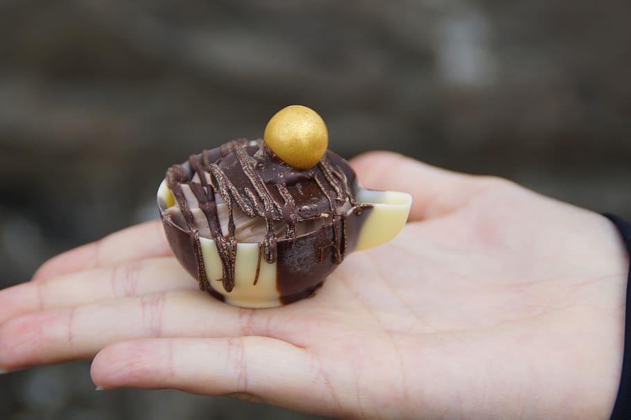 praline, chocolate, cup, handmade, give, give away, nibble HD wallpaper