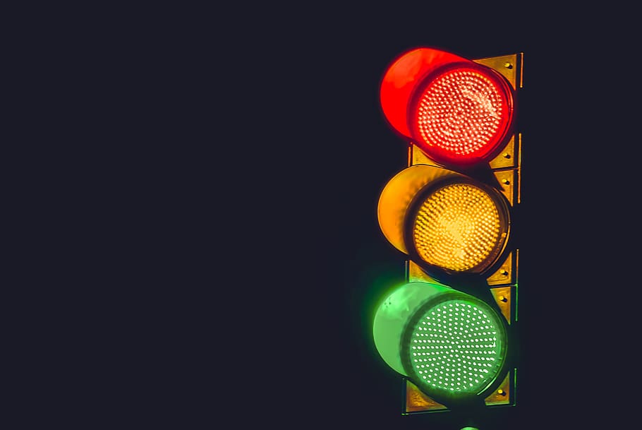 traffic light at night, amber, green, red, drive, traffic signal, HD wallpaper