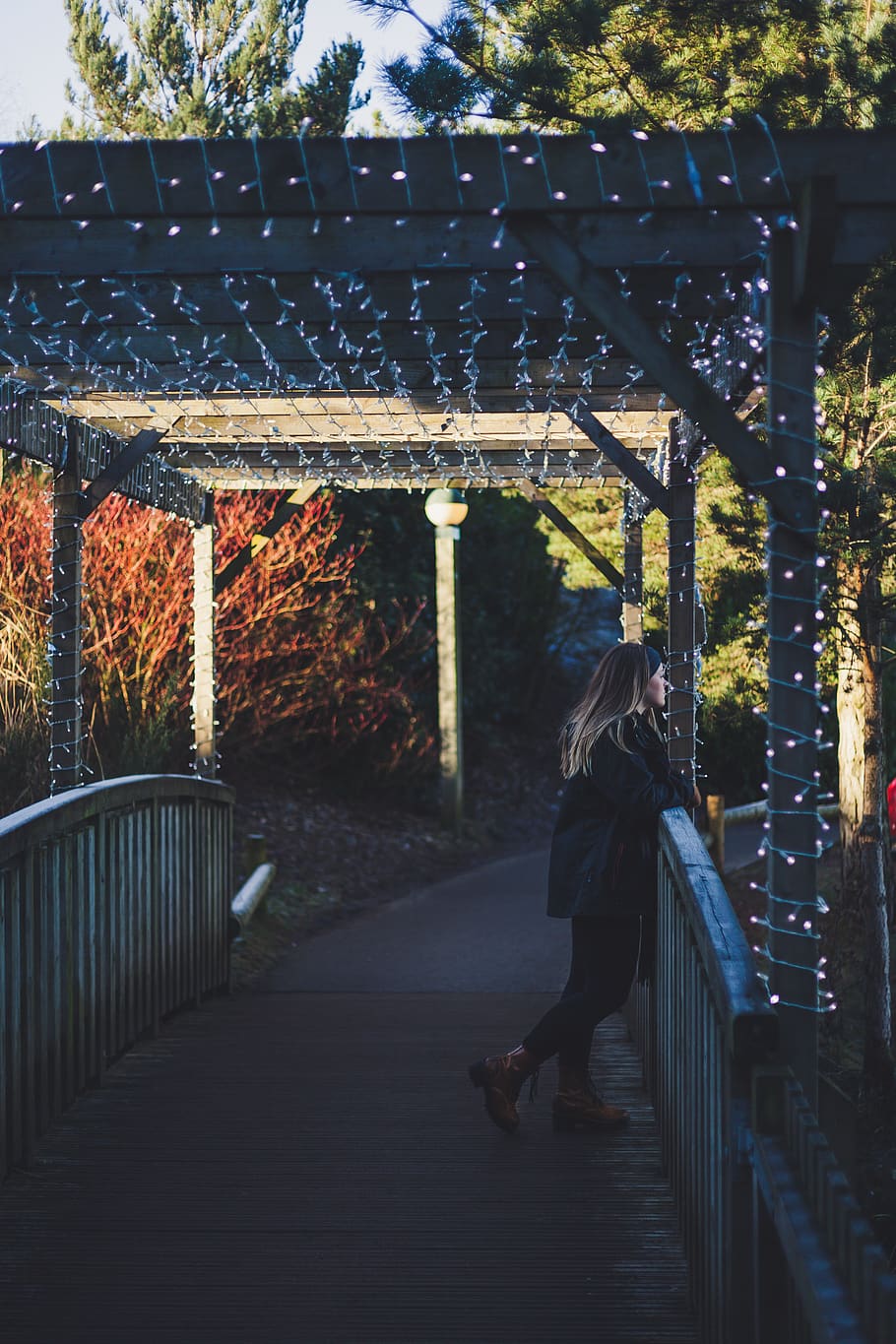 reflection, time, water, bridge, lights, portrait, wife, woman HD wallpaper