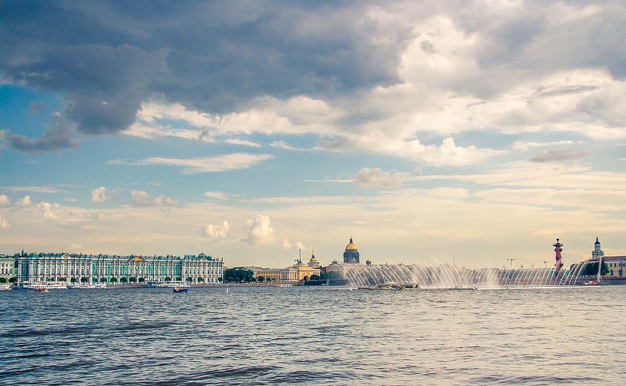 Body of Water and Fountain, buildings, clouds, nature, ocean HD wallpaper