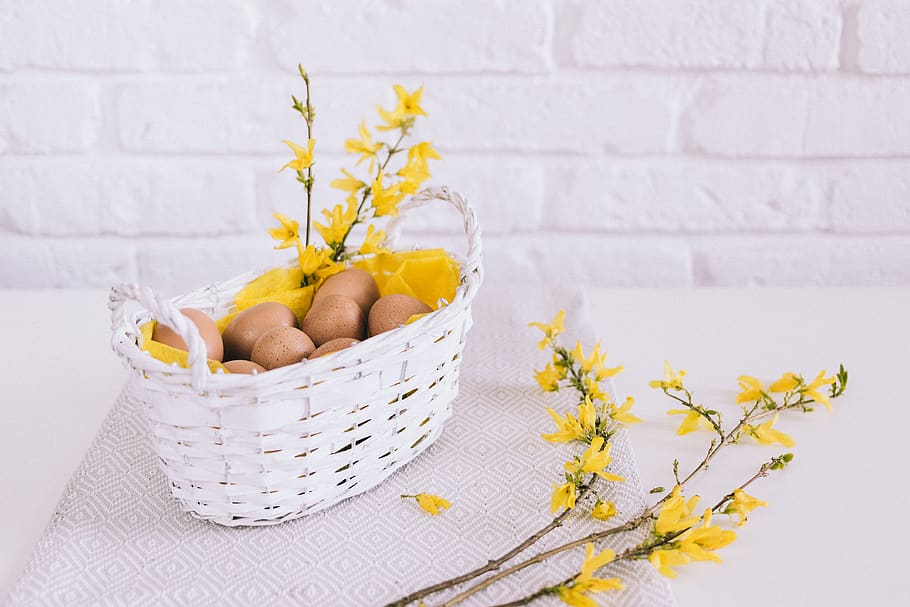 white, wall, basket, yellow, flowers, cloth, eggs, easter, food HD wallpaper