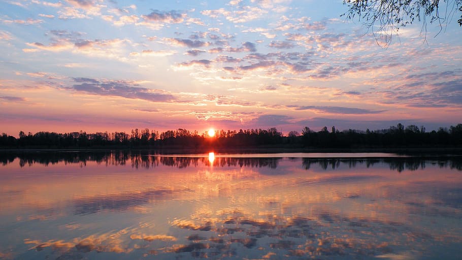 Silhouette of River, dawn, nature, reflection, sky, sun, sunrise HD wallpaper