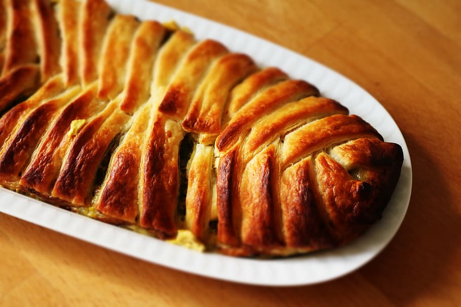 Sliced French Bread, baked, baking, delicious, food, foodporn HD wallpaper