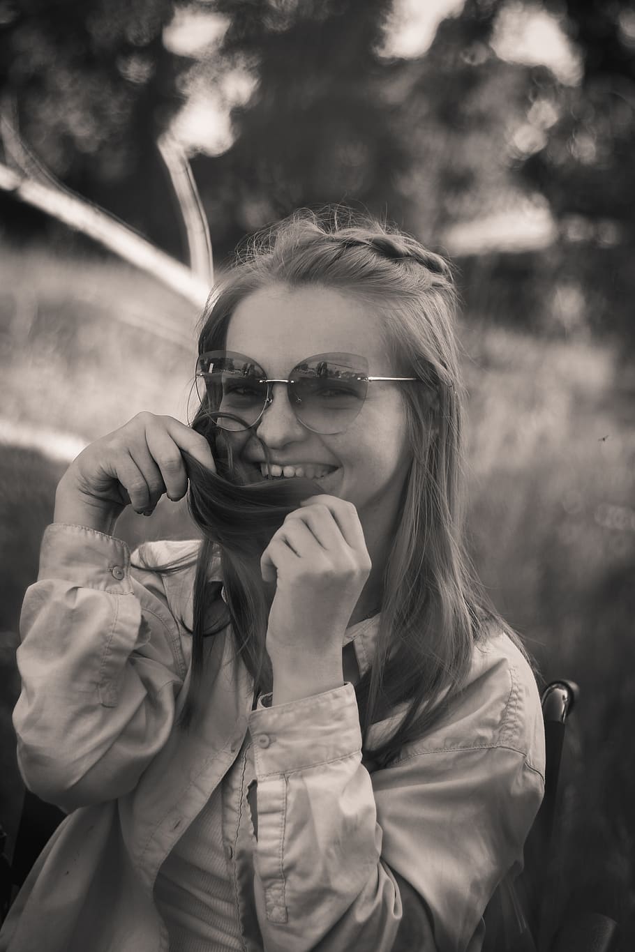 one person, glasses, real people, lifestyles, portrait, focus on foreground HD wallpaper
