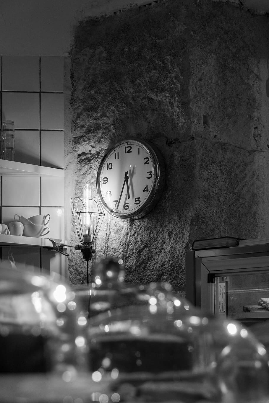clock, restaurant, time, light bulb, cooking, indoors, architecture HD wallpaper