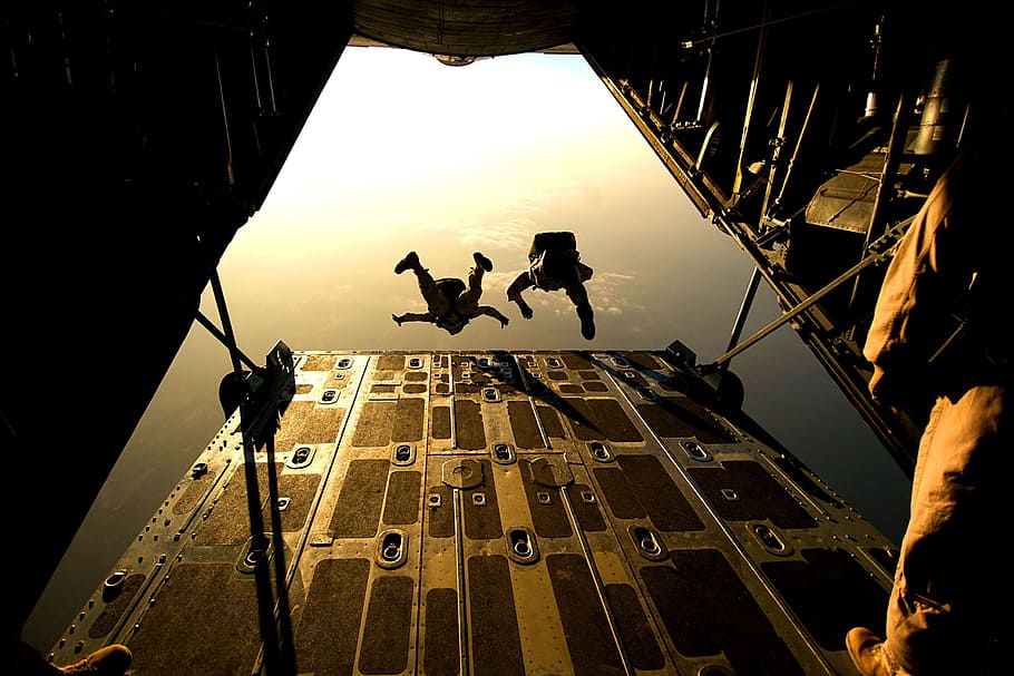 Two Man Sky Diving in Low Angle Photography, cargo door, -fall HD wallpaper